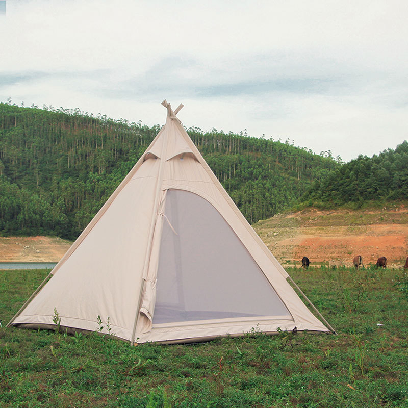 Construction de tente triangulaire